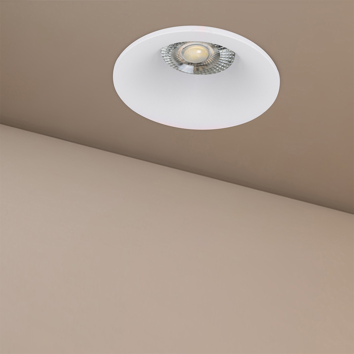 e669d7_klv_101_0035_1